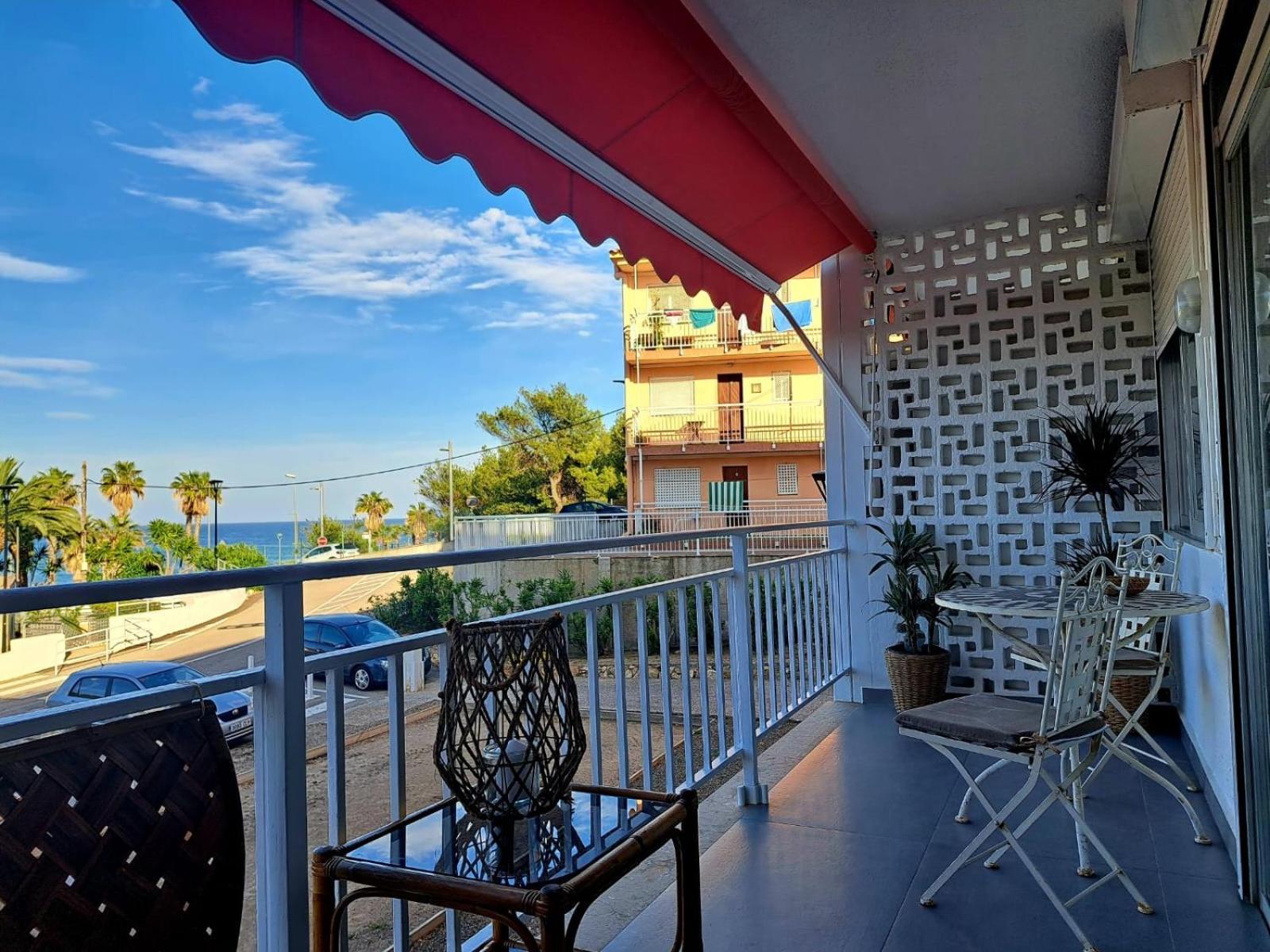 Apartment In Front Of Arrabassada Beach Tarragona Exteriör bild